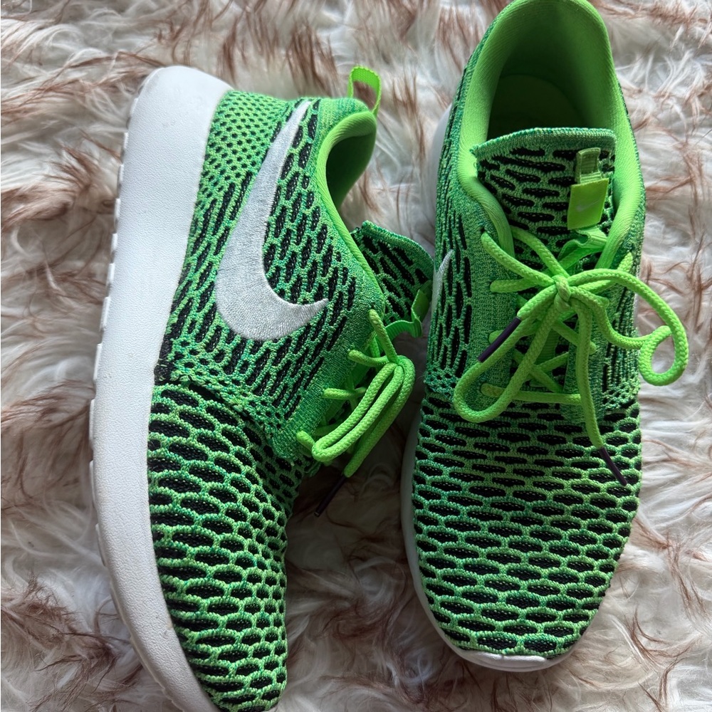Nike Women’s Lime Green Mesh Sneakers